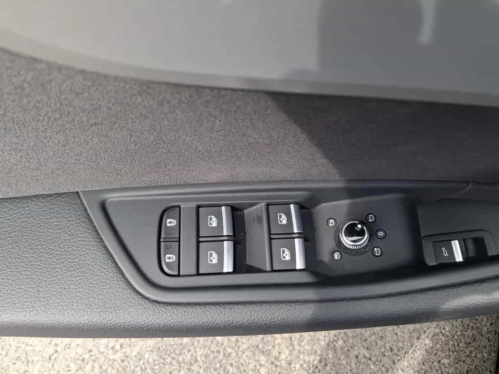 Audi A4 Avant 40 TDI Quattro  S-Line LED+NAVI+PDC+DAB 02/2022-photo-13