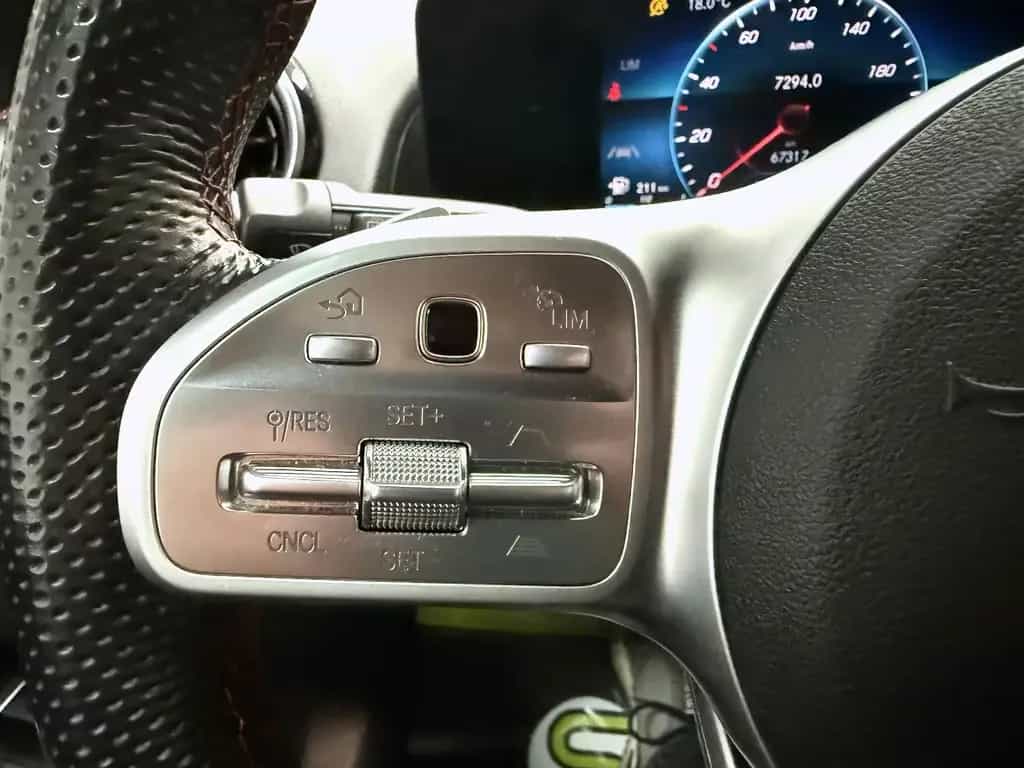 Mercedes-Benz GLB 200 AMG LINE / RKAM / LED / DISTRONIC 09/2021-photo-19