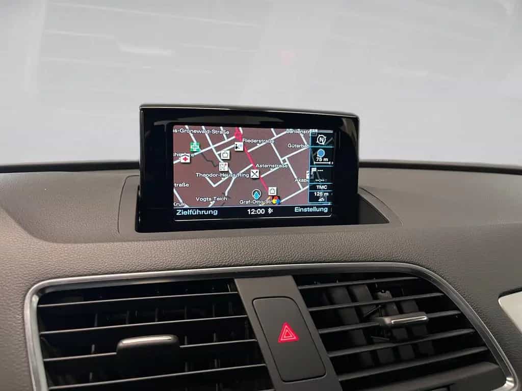 Audi Q3 AHK+ALU 17+MMI NAVI+EINPARKHILFE PLUS+XENON P 10/2017-photo-16