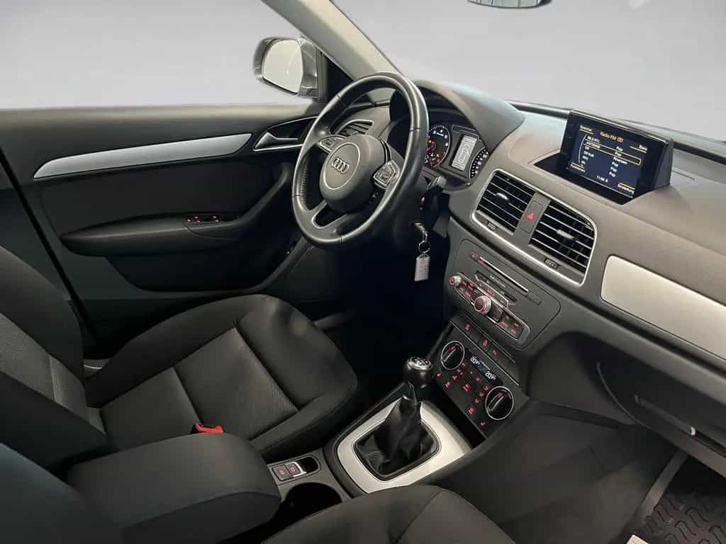 Audi Q3 AHK+ALU 17+MMI NAVI+EINPARKHILFE PLUS+XENON P 10/2017-photo-9