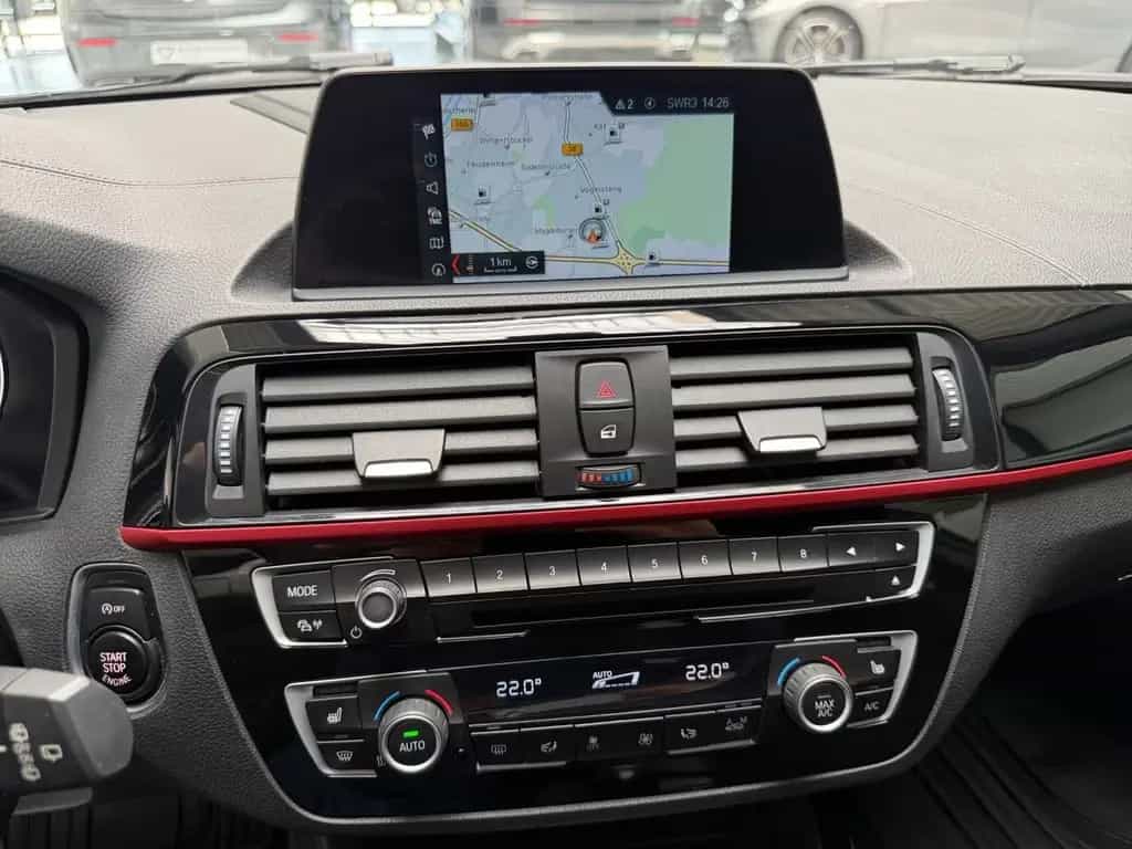 BMW 118 SPORT NAVI+LED+KEYLESS+HIFI+EINPARKHILFE+1HD 04/2019-photo-9
