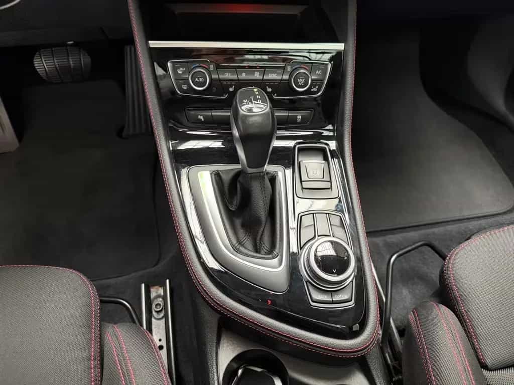 BMW 218 Gran Tourer SPORT AUTOMAT+KLIMA+NAV+PANO+TÜV 05/2016-photo-12