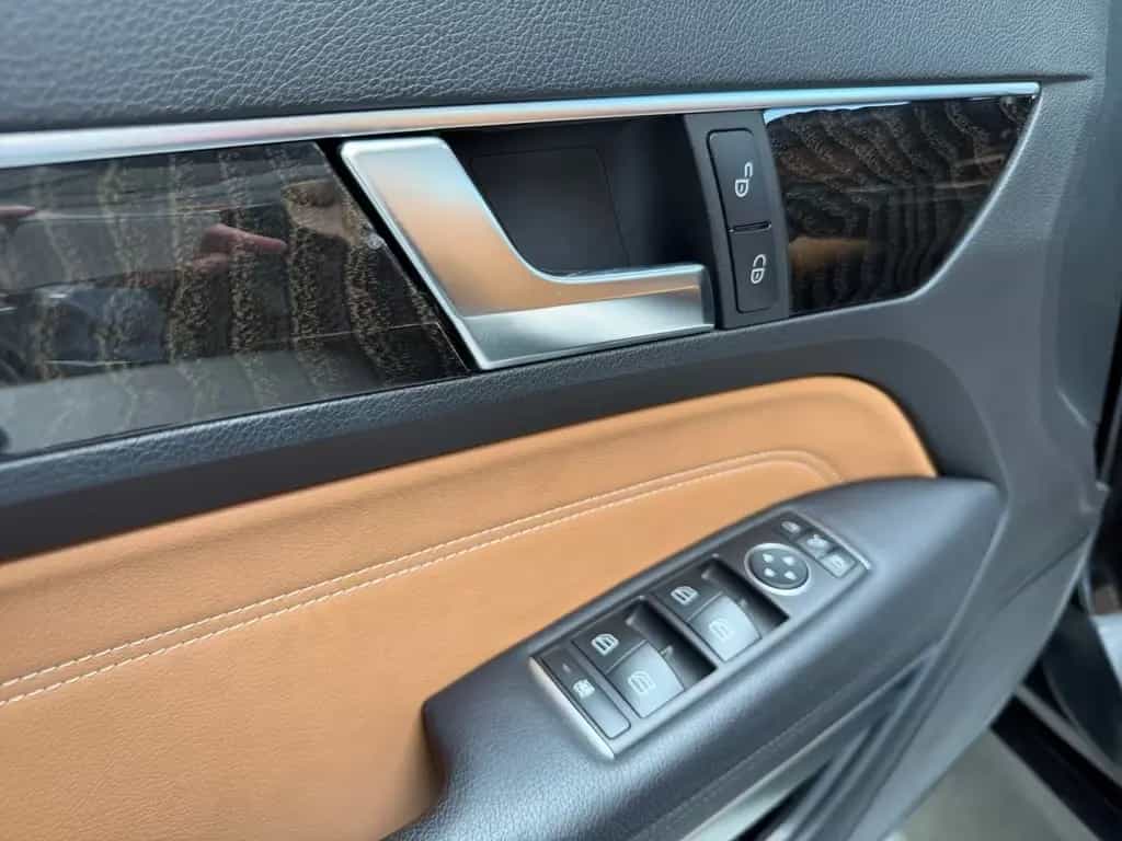 Mercedes-Benz E 200 CABRIOLET AUTOMAT+KLIMA+LEDER+NAVI+LED+TÜV 03/2016-photo-19