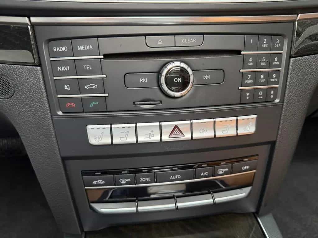Mercedes-Benz E 200 CABRIOLET AUTOMAT+KLIMA+LEDER+NAVI+LED+TÜV 03/2016-photo-20