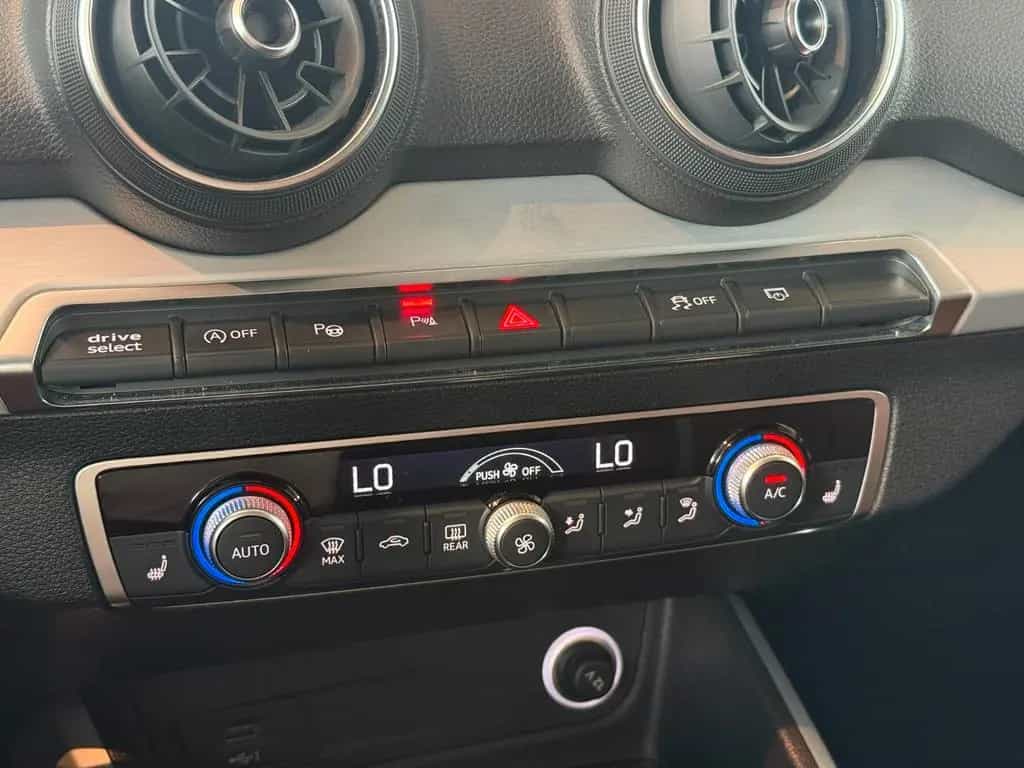 Audi Q2 40 TFSI quattro design/AHK/Pano/Volleder/ 06/2019-photo-9