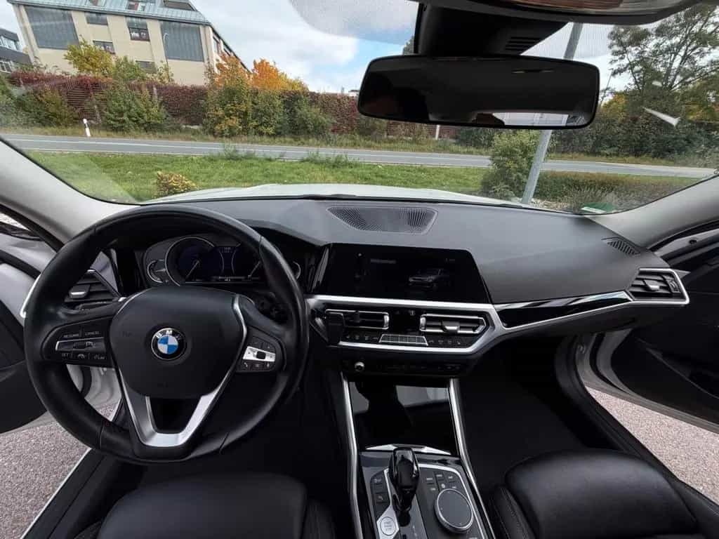 BMW 320 d Touring Sport Line 09/2020-photo-12
