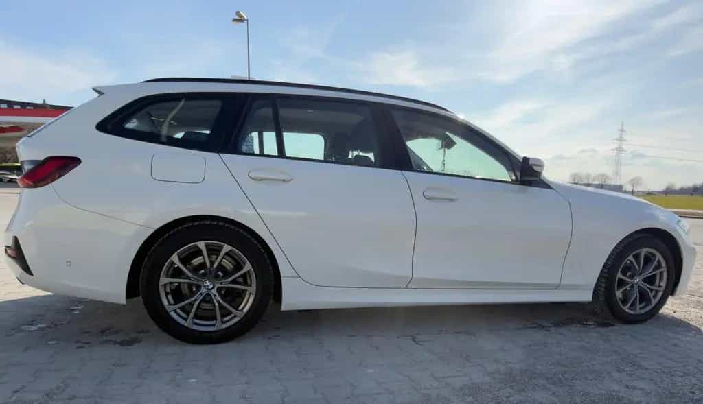 BMW 320 d Touring Sport Line 09/2020-photo-2