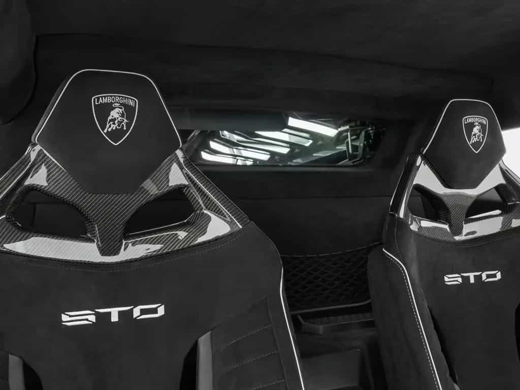 Lamborghini Huracán STO 10/2022-photo-11