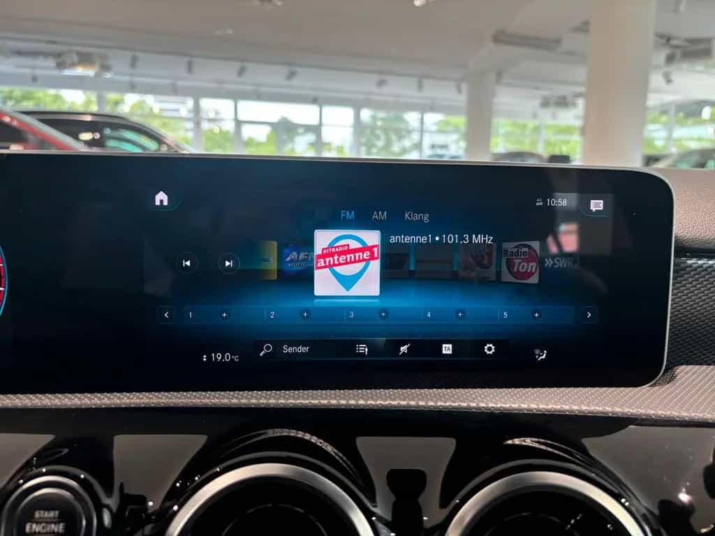 Mercedes-Benz A 200 A200 DCT LED PANO NAV SHZ PARKASSIST KLIMA 07/2018-photo-19