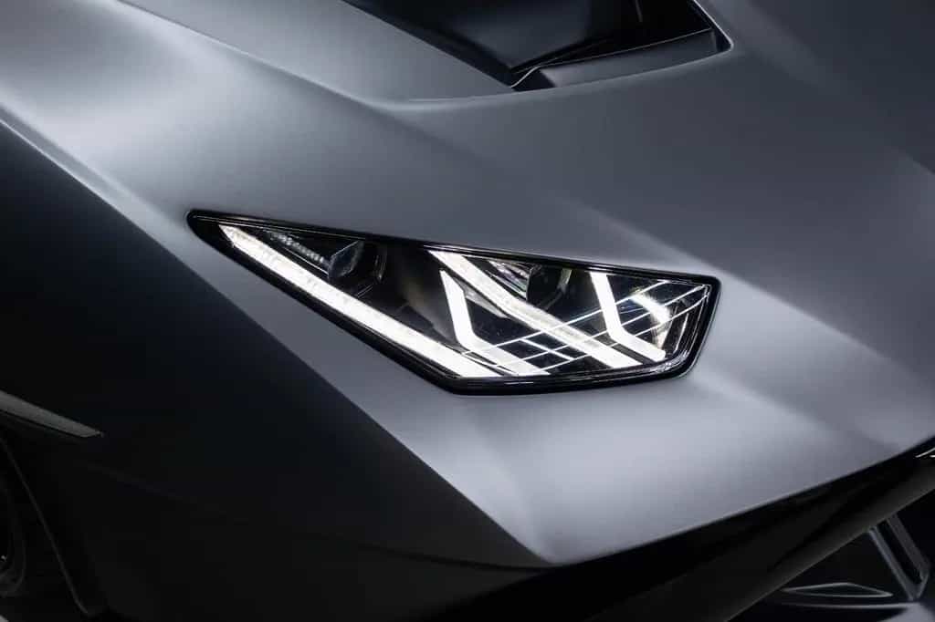 Lamborghini Huracán STO | 1st Hand | Serviced | Full PPF 04/2023-photo-37