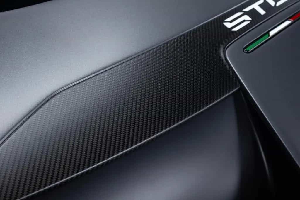 Lamborghini Huracán STO | 1st Hand | Serviced | Full PPF 04/2023-photo-38