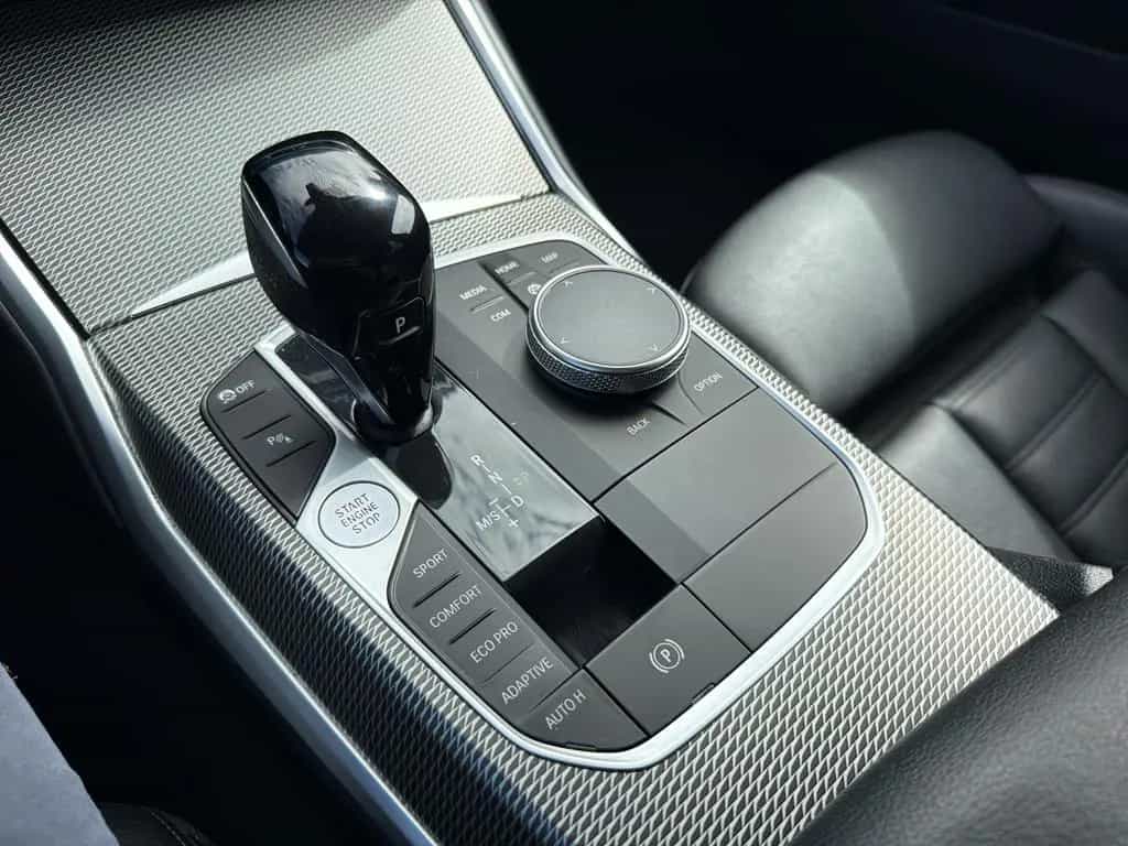 BMW 320 d xDrive M Sportpaket*Laser*Driving Assistant 12/2021-photo-19