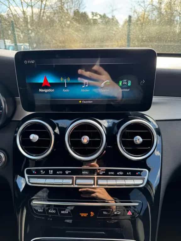 Mercedes-Benz C 200 AMG///Schiebedach/TÜV 06.26 11/2018-photo-19