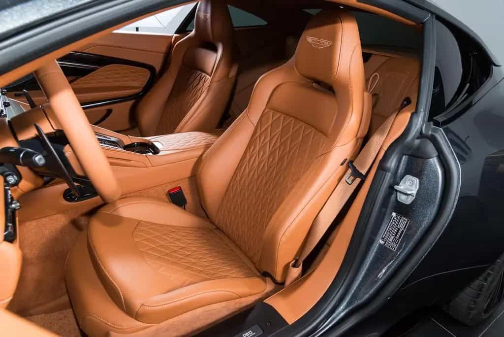 Aston Martin DB12 4.0 V8 null-photo-11