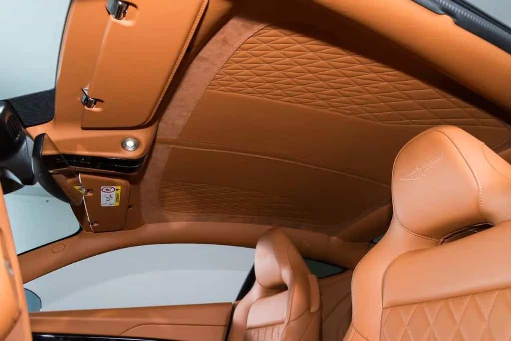 Aston Martin DB12 4.0 V8 null-photo-18