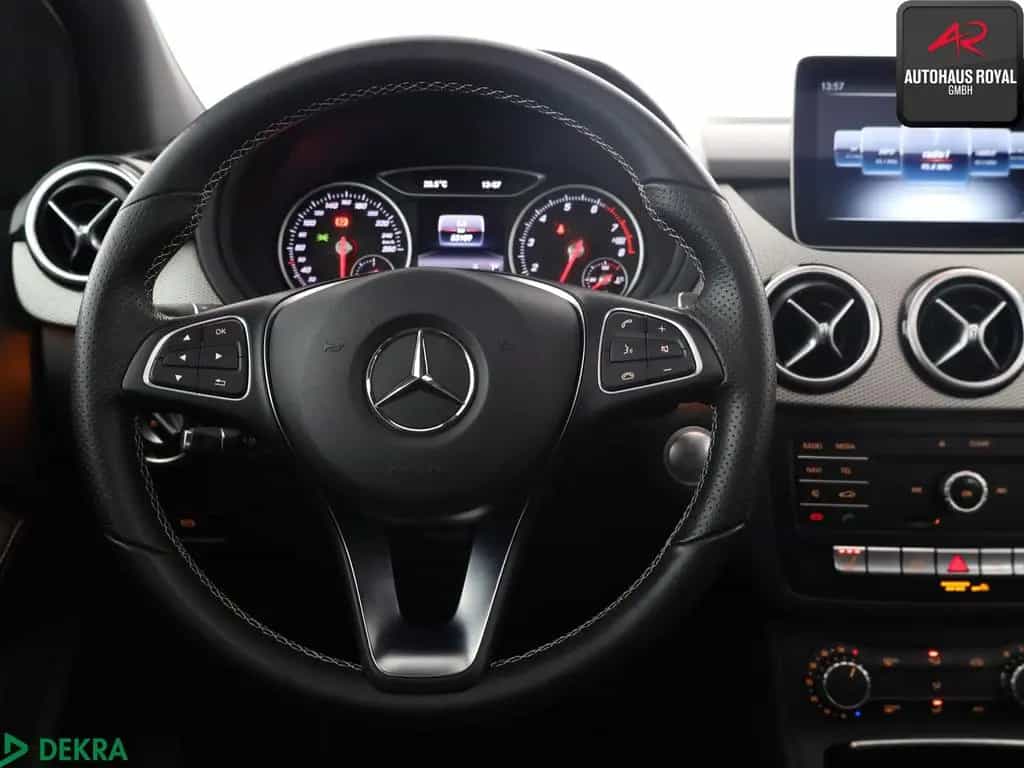Mercedes-Benz B 180 URBAN PANORAMA,KAMERA,TOTWINKEL,SCHECKHEFT 07/2018-photo-14