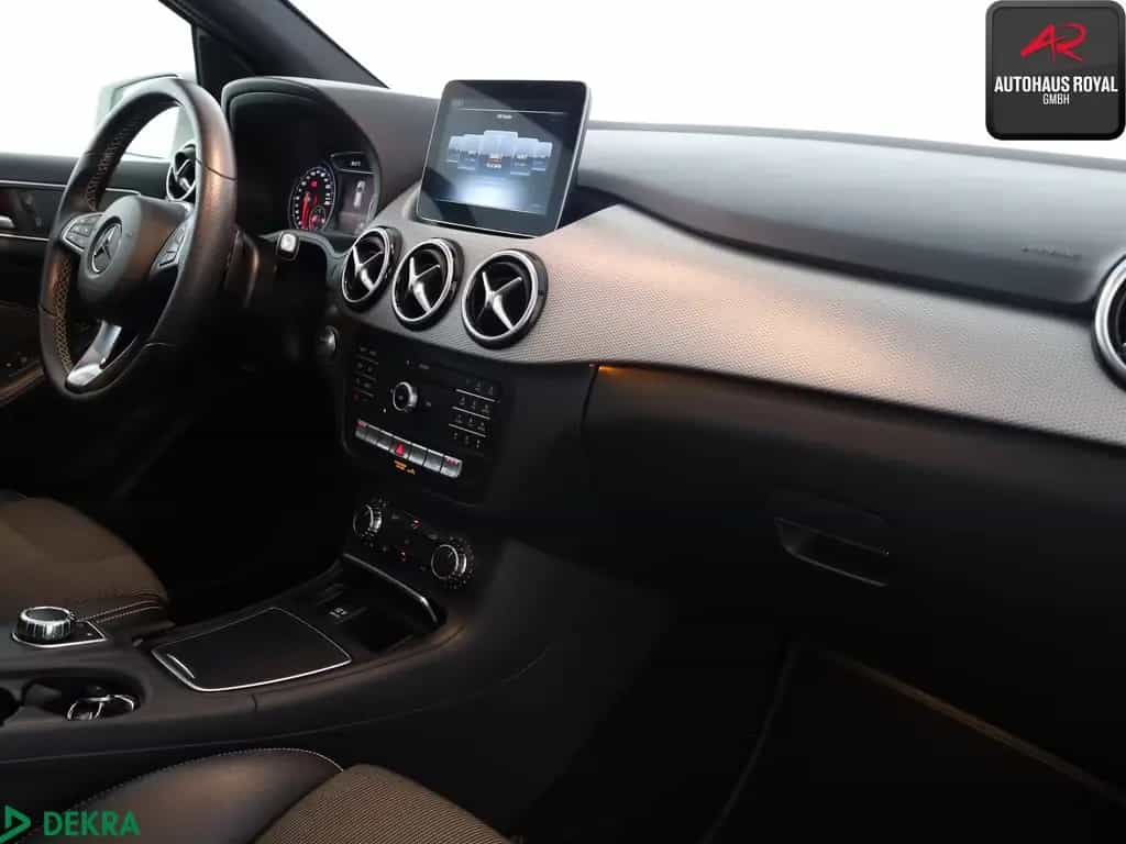 Mercedes-Benz B 180 URBAN PANORAMA,KAMERA,TOTWINKEL,SCHECKHEFT 07/2018-photo-9