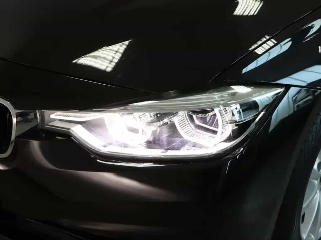BMW 318 Advantage LED SH 09/2017-photo-19