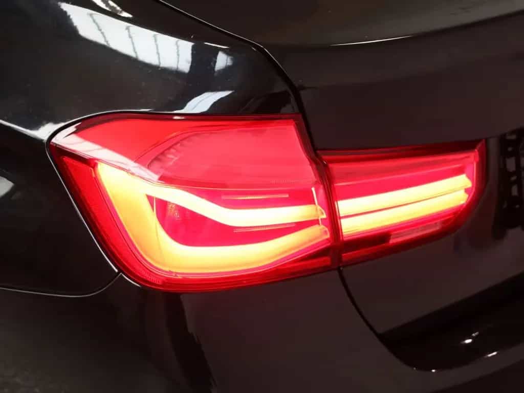 BMW 318 Advantage LED SH 09/2017-photo-20