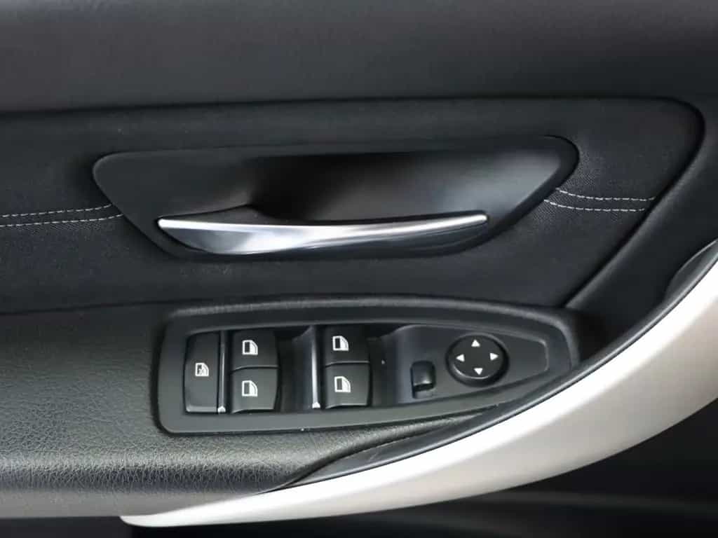 BMW 318 Advantage LED SH 09/2017-photo-6