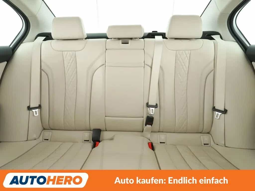 BMW 530 d Luxury Line Aut.*NAV*LED*HUD*TEMPO*CAM* 04/2017-photo-15