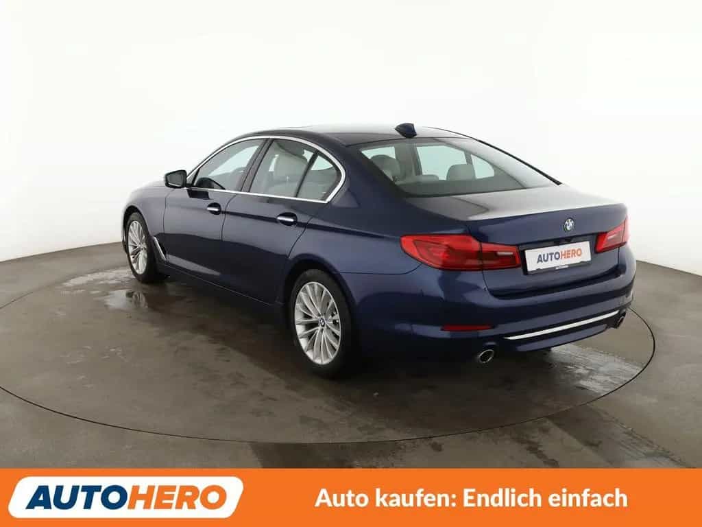 BMW 530 d Luxury Line Aut.*NAV*LED*HUD*TEMPO*CAM* 04/2017-photo-3
