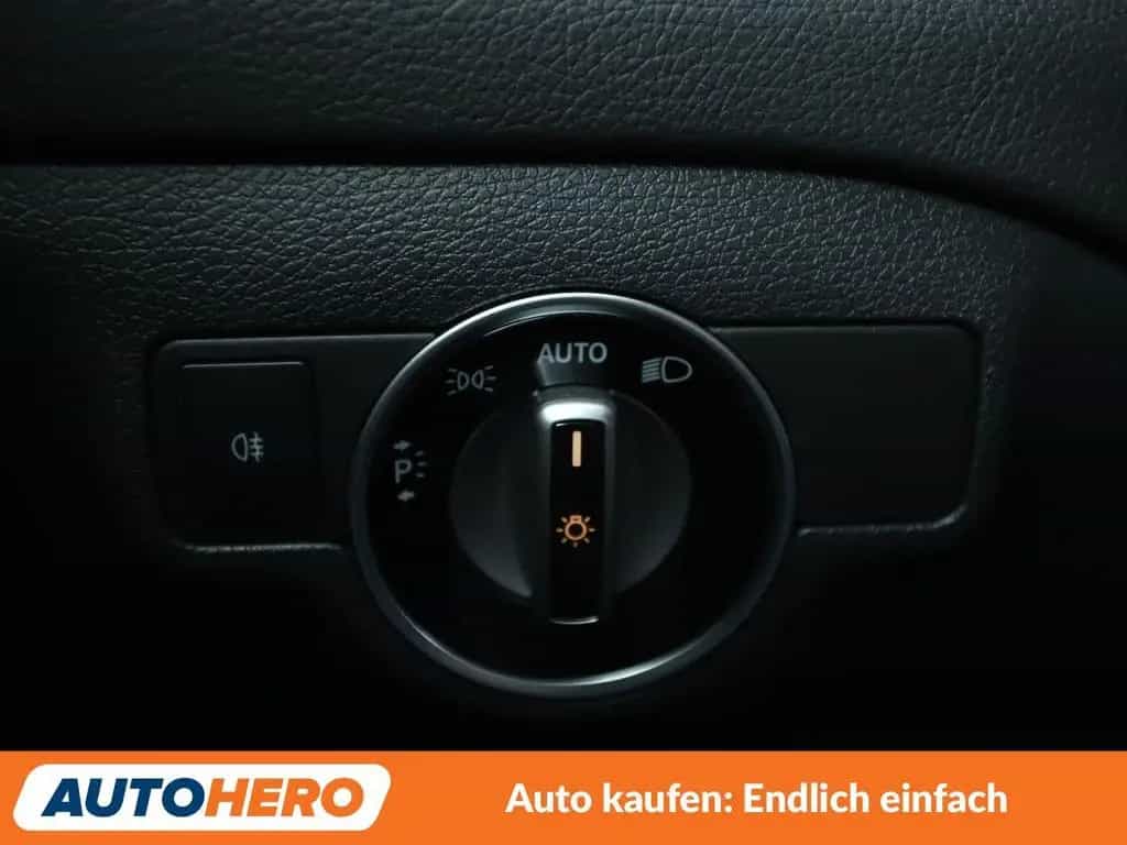 Mercedes-Benz CLA 200 CLA 200 Urban Aut.*NAVI*CAM*TEMPO*SHZ* 04/2018-photo-26