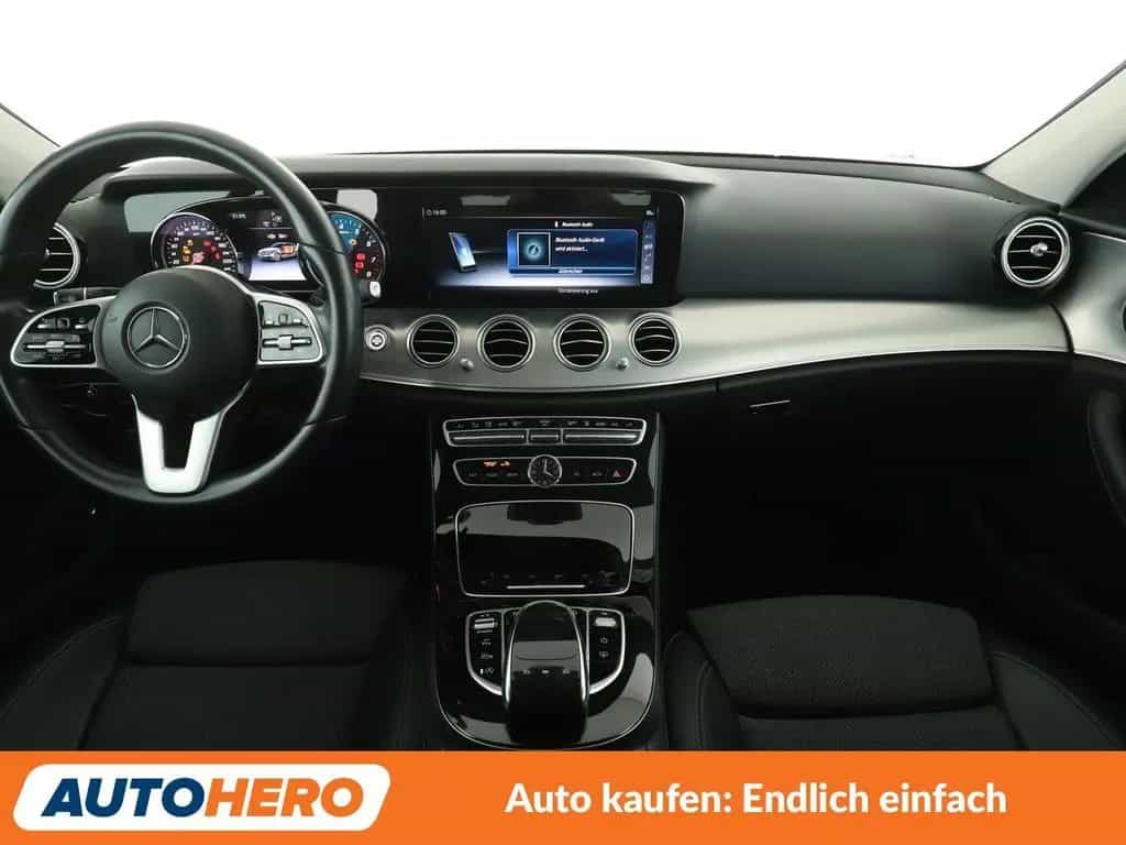 Mercedes-Benz E 300 Mild-Hybrid Avantgarde Aut. *HUD*LED*360°* 01/2021-photo-11