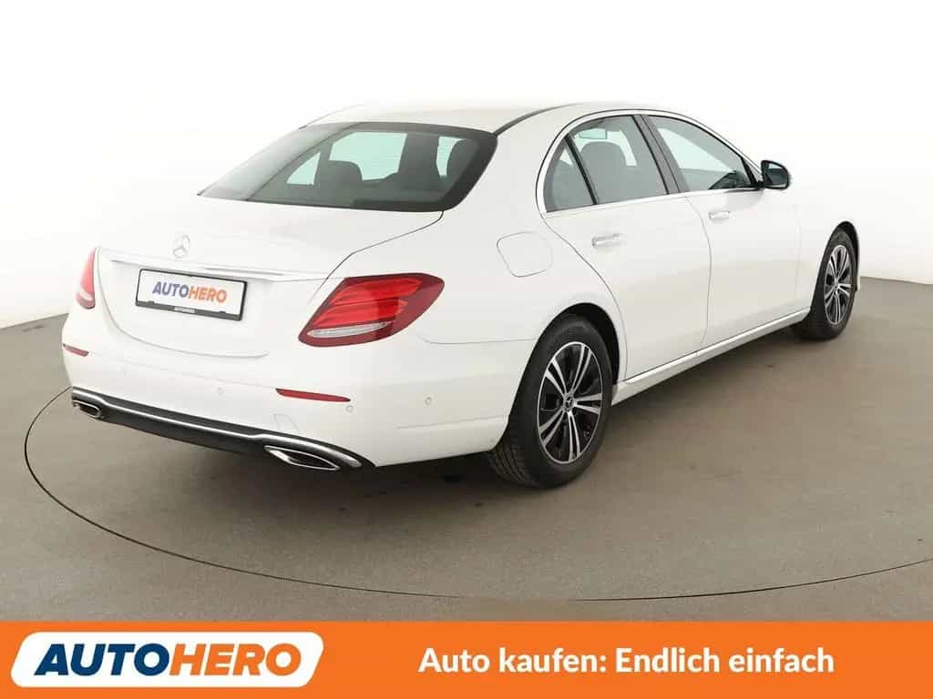 Mercedes-Benz E 300 Mild-Hybrid Avantgarde Aut. *HUD*LED*360°* 01/2021-photo-5