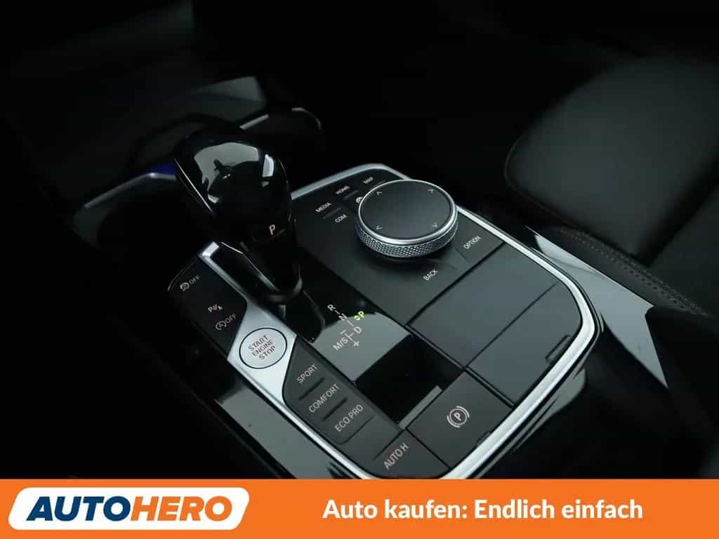 BMW 118 1er 118i Sport Line Aut.*HEADUP*LED*TEMPO*PDC*SH 05/2021-photo-23