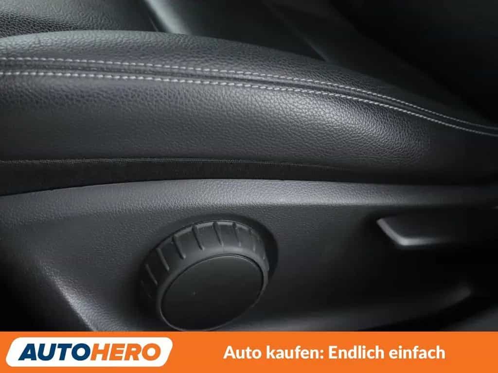 Mercedes-Benz GLA 200 GLA-Klasse GLA 200 Urban Aut.*NAV*LED*TEMPO*CAM* 03/2017-photo-29