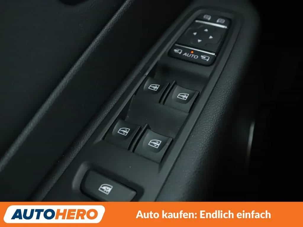 Renault Captur 1.2 TCe Energy Intens Aut. *NAVI*LED*TEMP 07/2017-photo-24
