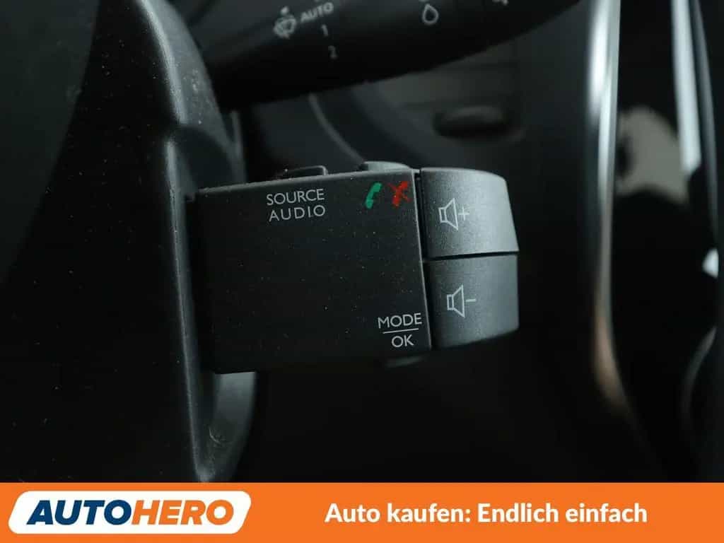 Renault Captur 1.2 TCe Energy Intens Aut. *NAVI*LED*TEMP 07/2017-photo-26