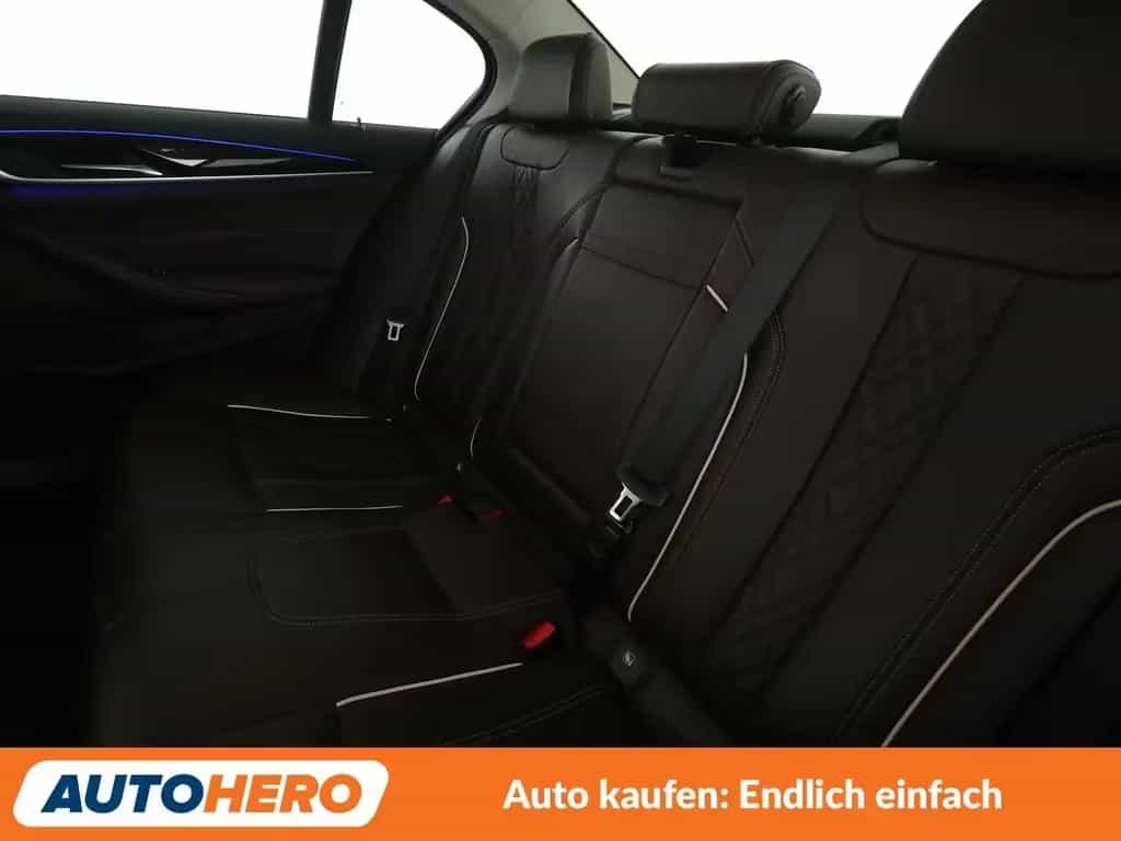 BMW 530 5er 530d Luxury Line Aut.*NAVI*HEAD-UP*LED*ACC* 06/2021-photo-13