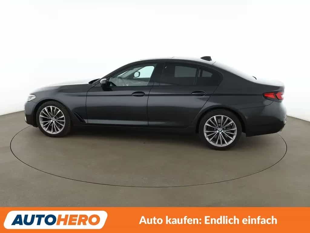 BMW 530 5er 530d Luxury Line Aut.*NAVI*HEAD-UP*LED*ACC* 06/2021-photo-2