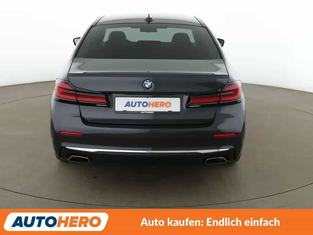 BMW 530 5er 530d Luxury Line Aut.*NAVI*HEAD-UP*LED*ACC* 06/2021-photo-4