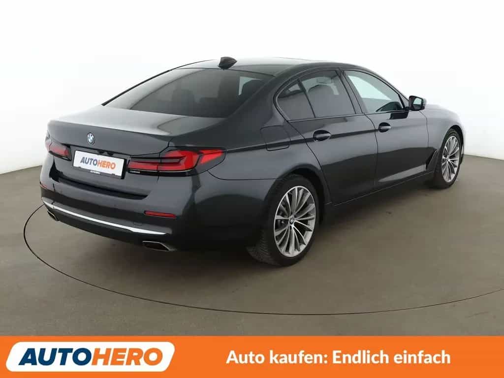 BMW 530 5er 530d Luxury Line Aut.*NAVI*HEAD-UP*LED*ACC* 06/2021-photo-5