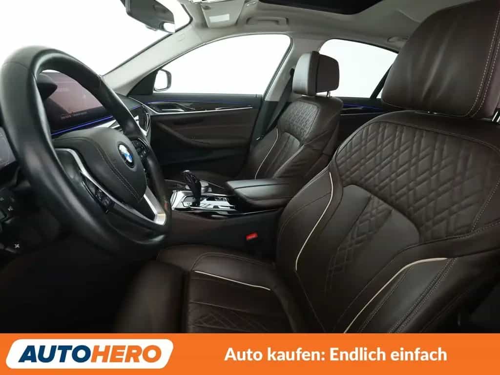 BMW 530 5er 530d Luxury Line Aut.*NAVI*HEAD-UP*LED*ACC* 06/2021-photo-9