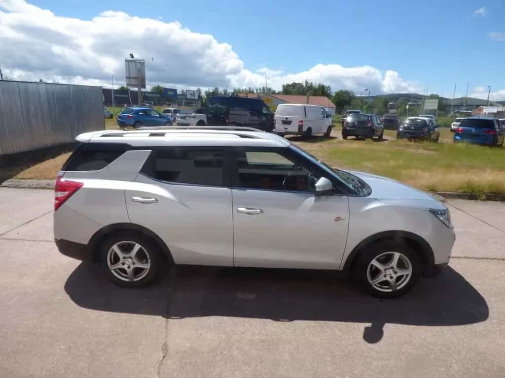 Ssangyong XLV 1,6 , Allrad , AHK, Automatik, 1 Hand 10/2016-photo-5