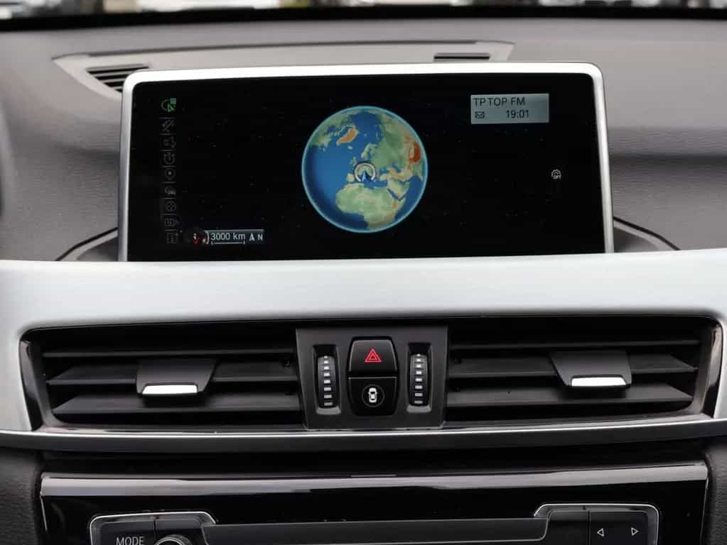 BMW X1 xDrive 20 i M Sport Aut. LED-HUD-AHK-NAVI-RFK 06/2016-photo-10