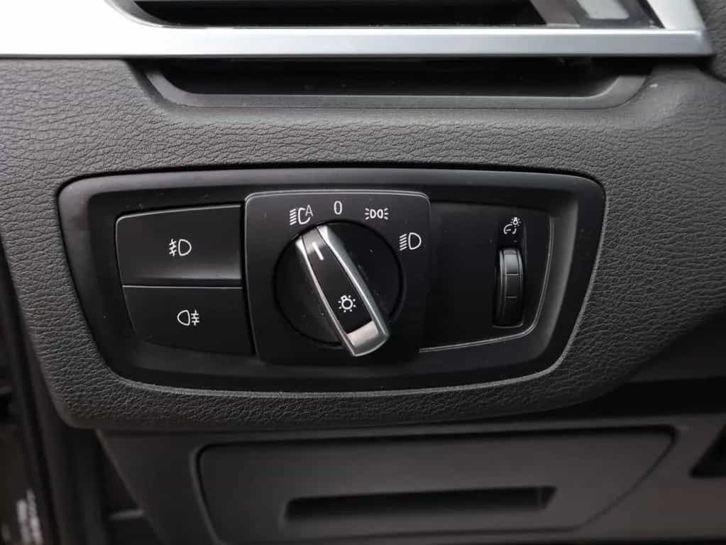 BMW X1 xDrive 20 i M Sport Aut. LED-HUD-AHK-NAVI-RFK 06/2016-photo-16