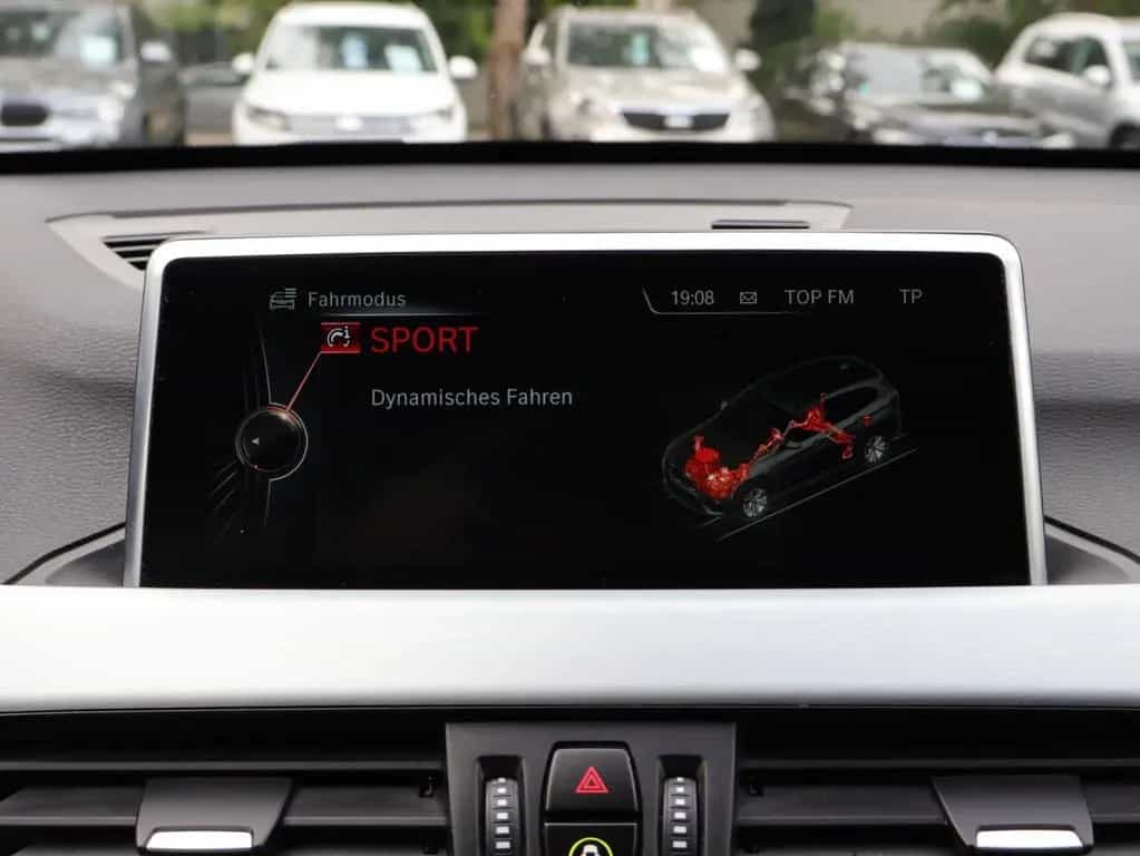 BMW X1 xDrive 20 i M Sport Aut. LED-HUD-AHK-NAVI-RFK 06/2016-photo-26