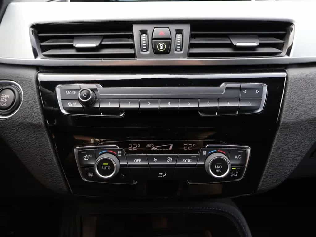 BMW X1 xDrive 20 i M Sport Aut. LED-HUD-AHK-NAVI-RFK 06/2016-photo-28