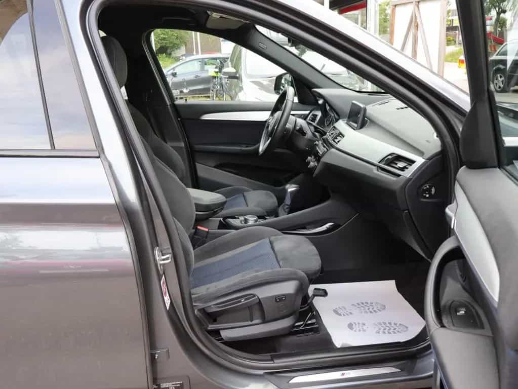 BMW X1 xDrive 20 i M Sport Aut. LED-HUD-AHK-NAVI-RFK 06/2016-photo-31