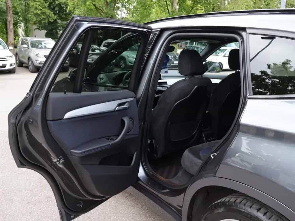 BMW X1 xDrive 20 i M Sport Aut. LED-HUD-AHK-NAVI-RFK 06/2016-photo-37