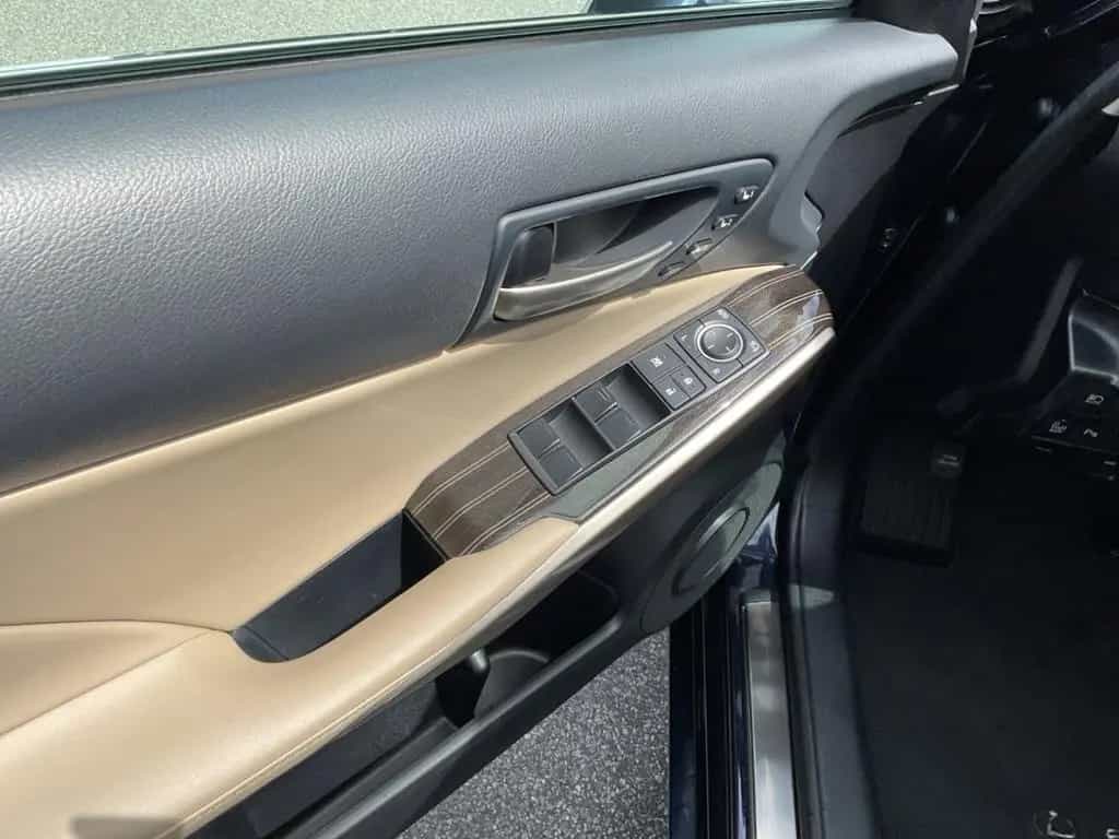 Lexus IS 200 Luxury *LED*Navi*Kamera*el. Sitze*SHZ*PDC 12/2016-photo-21