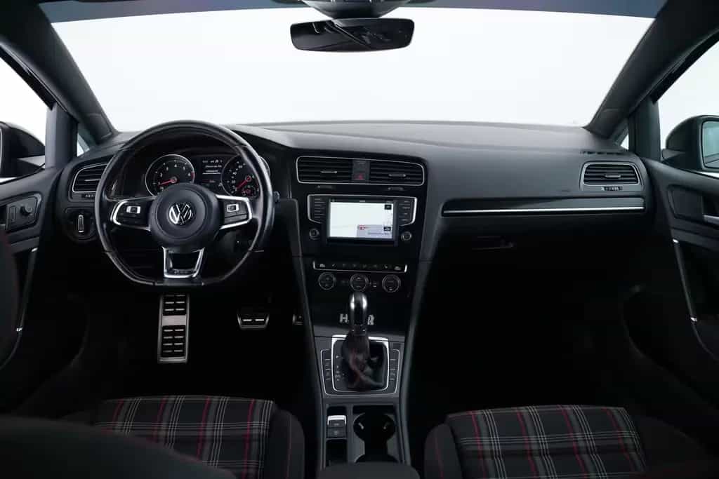 Volkswagen Golf VII GTI PERFORMANCE 2.0TSI DSG NAVI+TÜV NEU 02/2017-photo-11