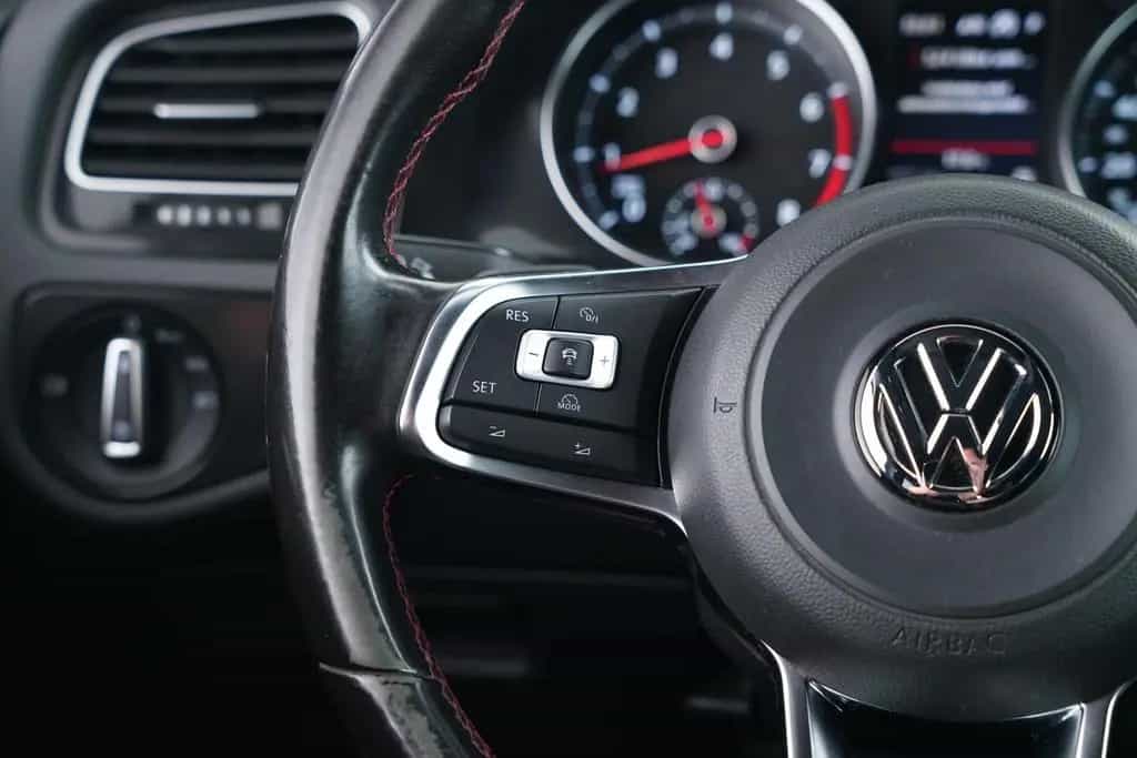 Volkswagen Golf VII GTI PERFORMANCE 2.0TSI DSG NAVI+TÜV NEU 02/2017-photo-13