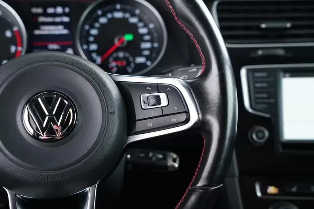 Volkswagen Golf VII GTI PERFORMANCE 2.0TSI DSG NAVI+TÜV NEU 02/2017-photo-14