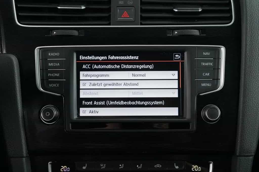 Volkswagen Golf VII GTI PERFORMANCE 2.0TSI DSG NAVI+TÜV NEU 02/2017-photo-21